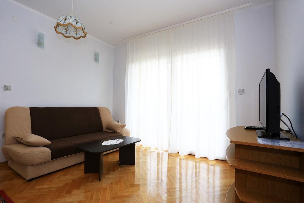 Loncar Apartment *